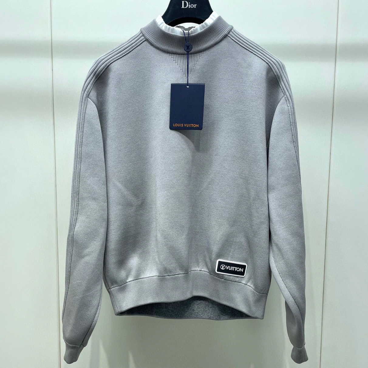 LV/路易威登 wdf40 纯色半领logo长袖卫衣 S码