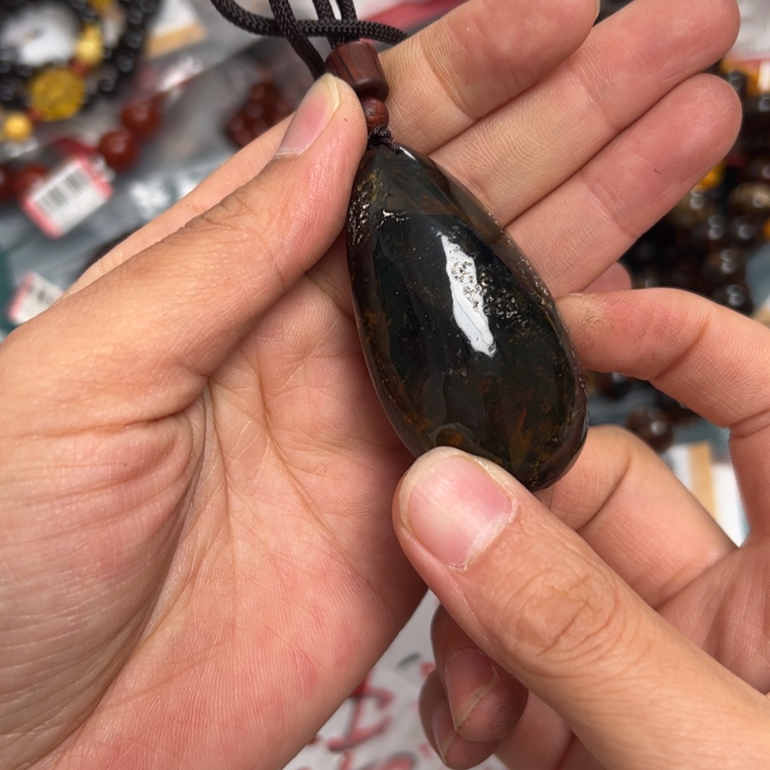 未镶嵌琥珀珠宝奇石476