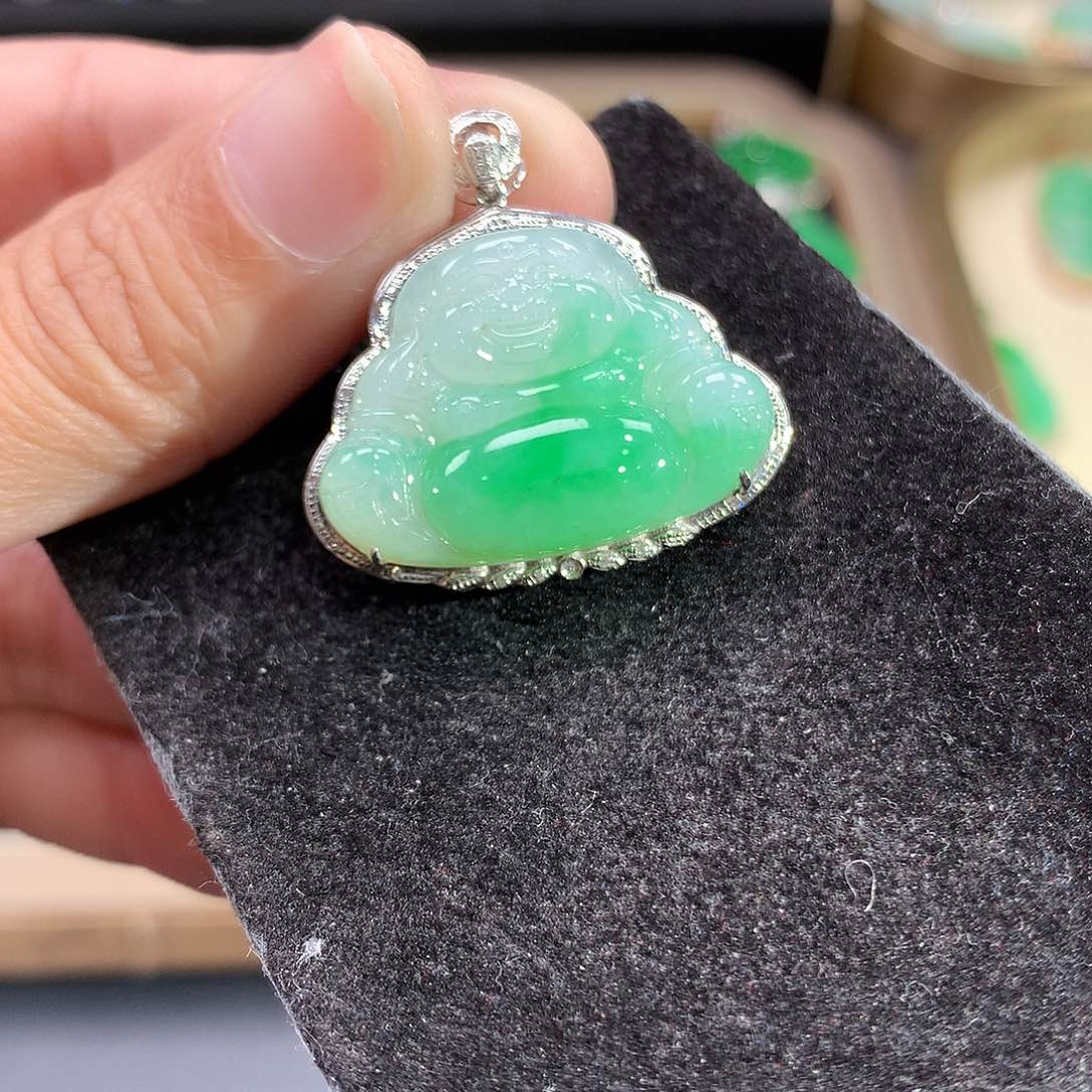 翡翠吊坠(赠链)18K金镶嵌