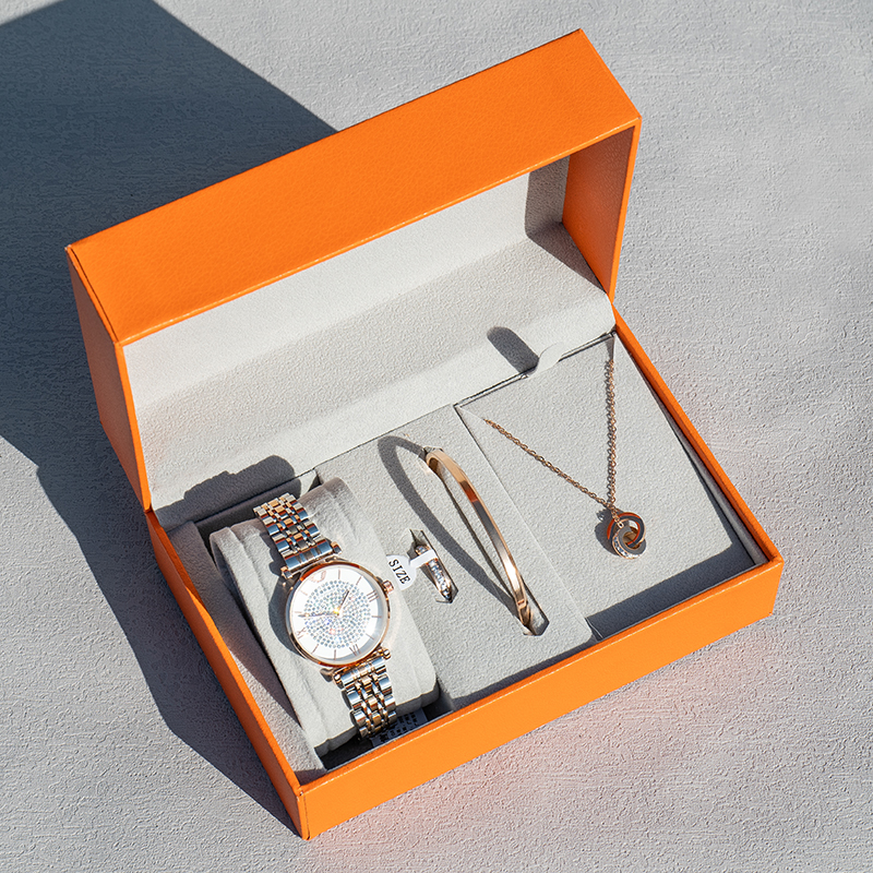 【专柜直发】女士四件套百搭腕表潮流送钛钢手镯戒指锆石项链