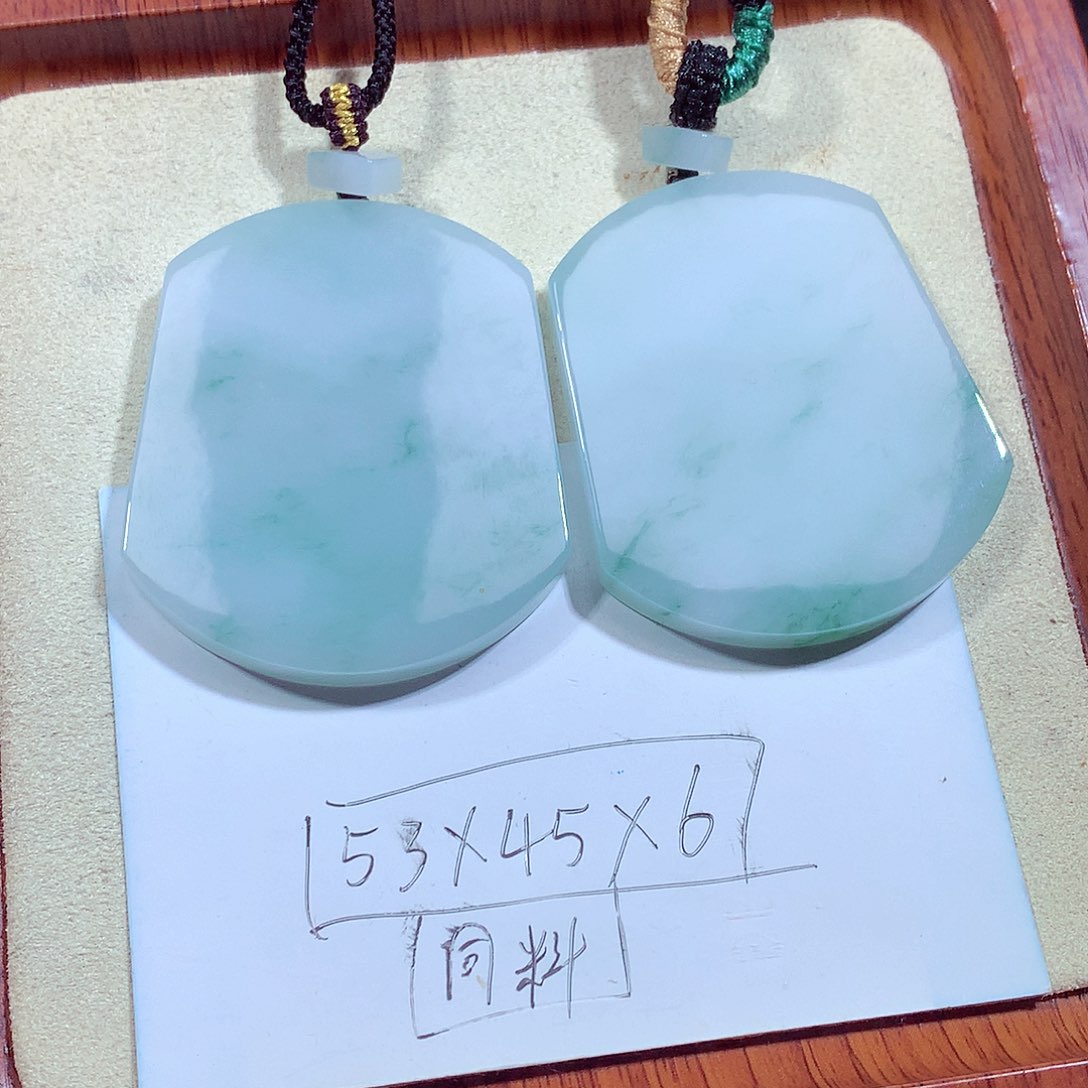 翡翠颈饰未镶嵌缅甸翡翠