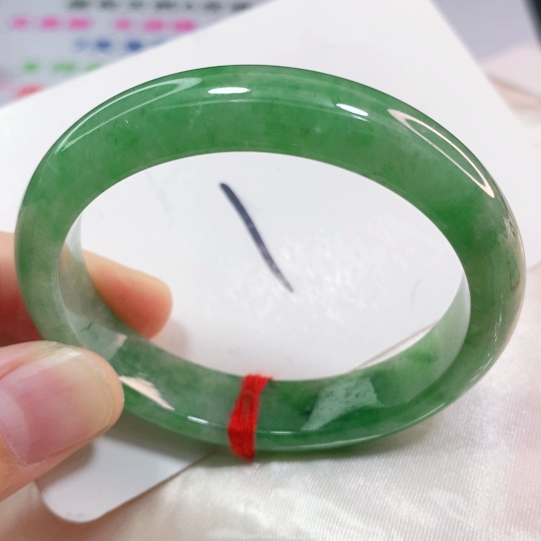 翡翠未镶嵌手镯53圈口贵妃