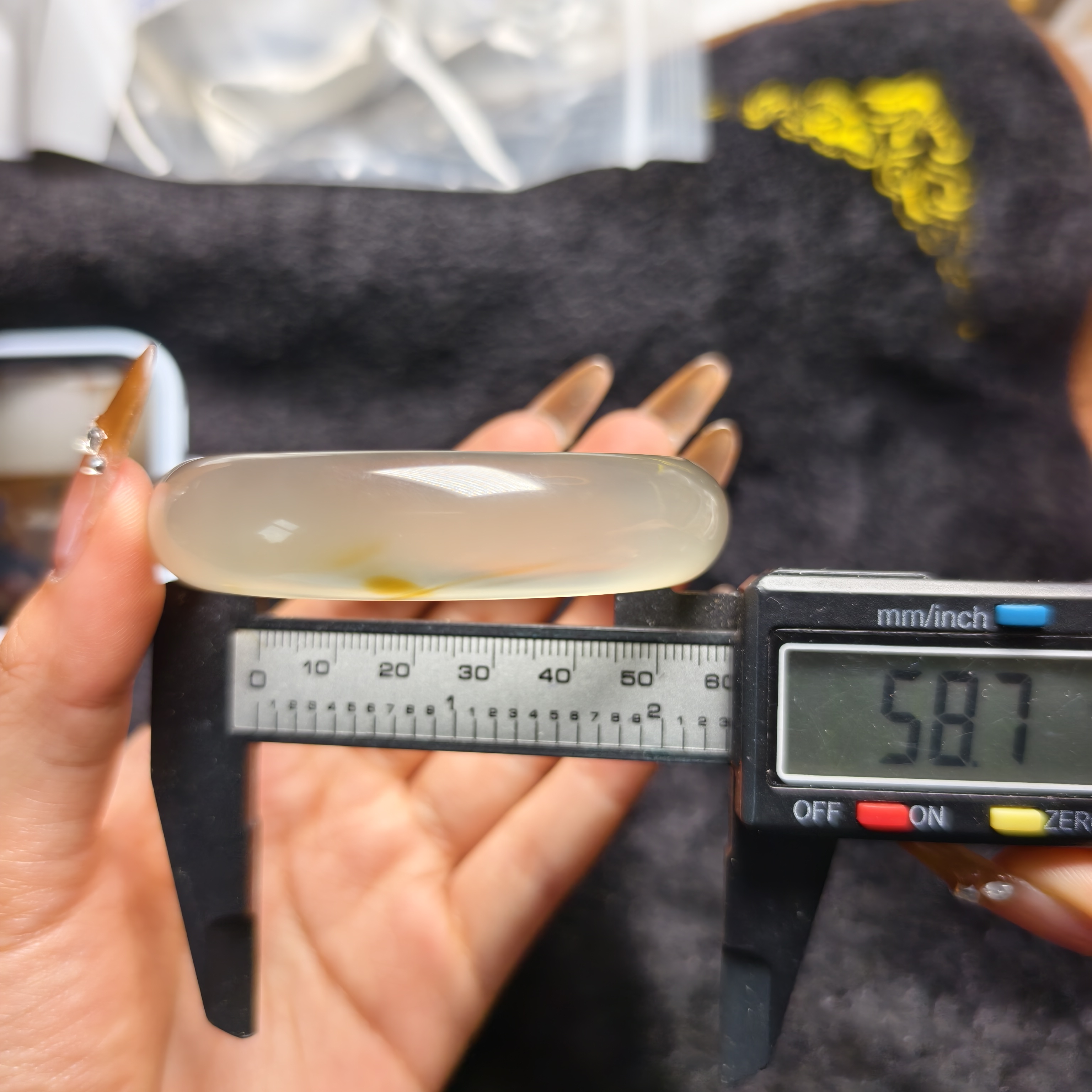 820号天然北红玛瑙手镯58口径