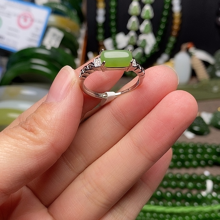 和田玉未镶嵌戒指