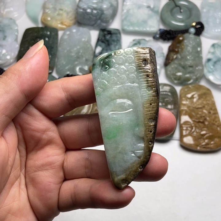 翡翠未镶嵌颈饰佛观天下26