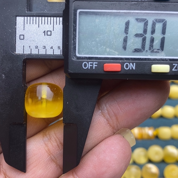 琥珀未镶嵌裸石42号13*11.8