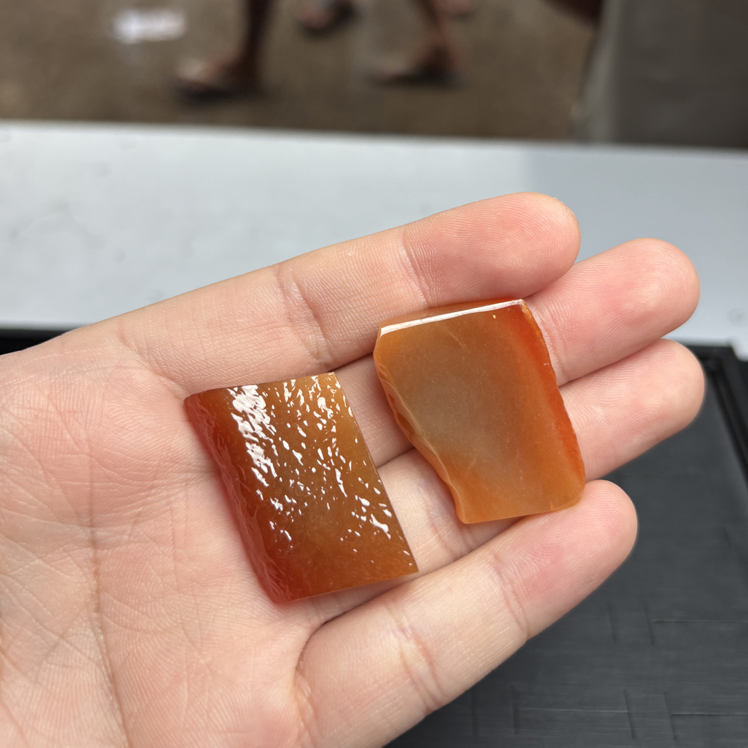 缅甸天然a货翡翠，红翡随形材料