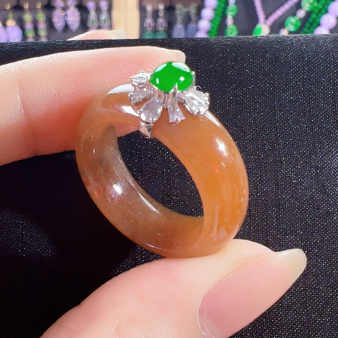 翡翠18K金镶嵌戒指签收后24小时鉴赏期