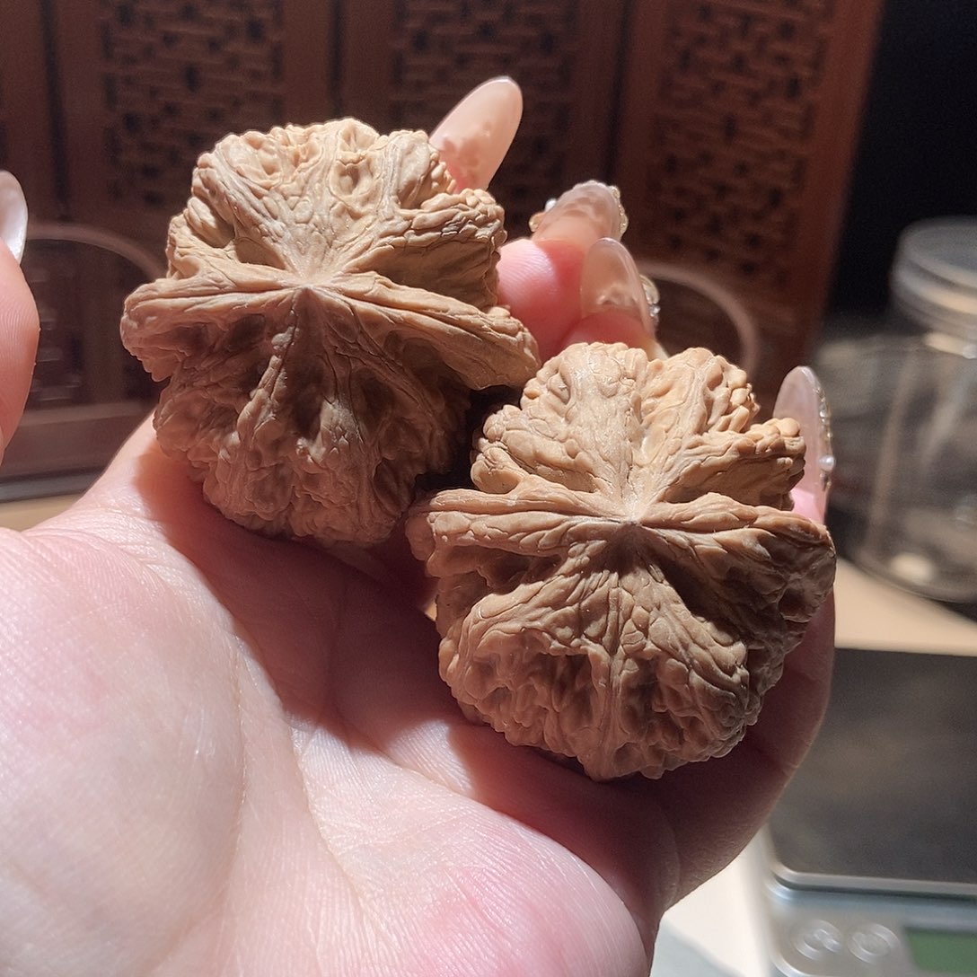 吊坠文玩核桃47粗筋