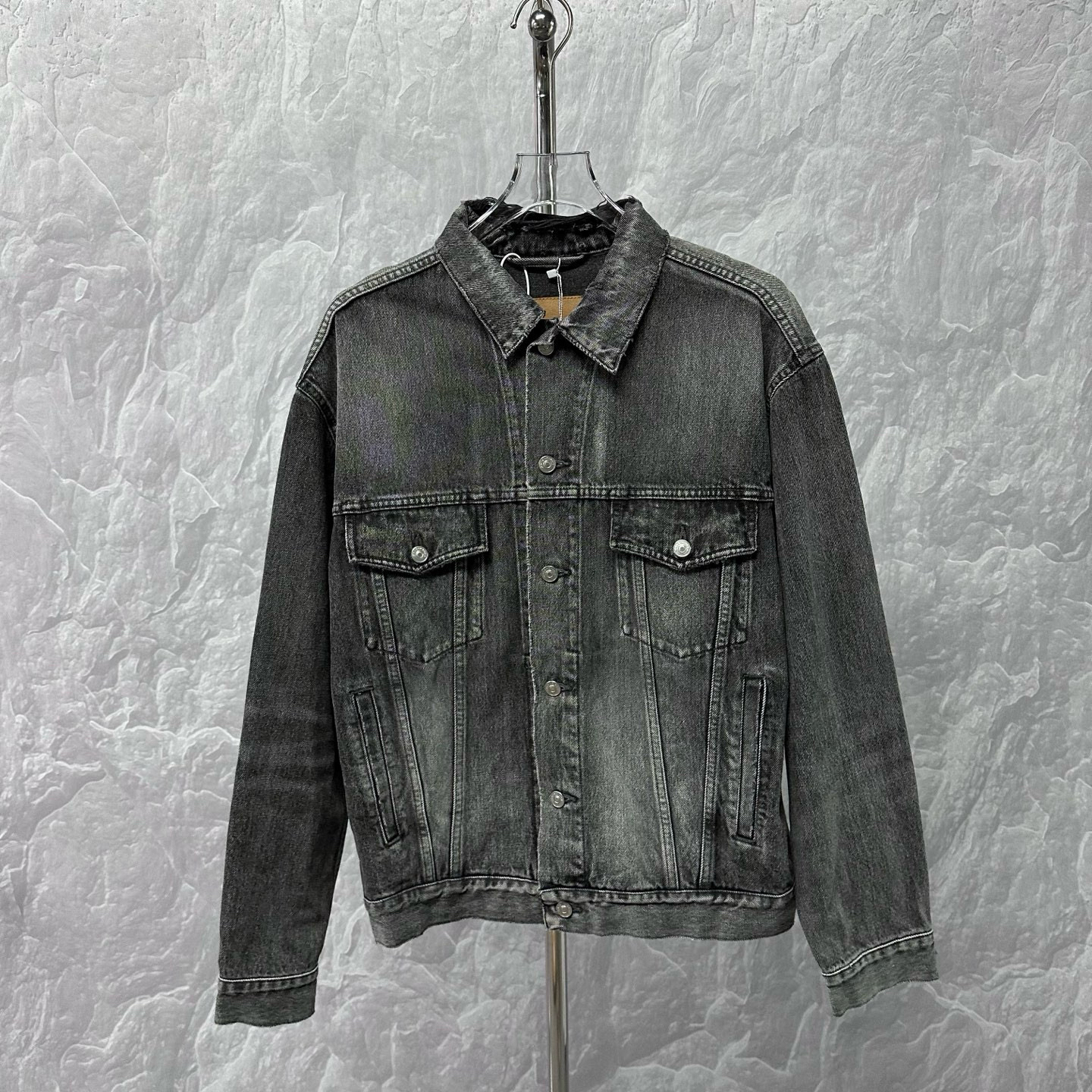 未使用 Balenciaga/巴黎世家 字母印花做旧牛仔外套38码D10492