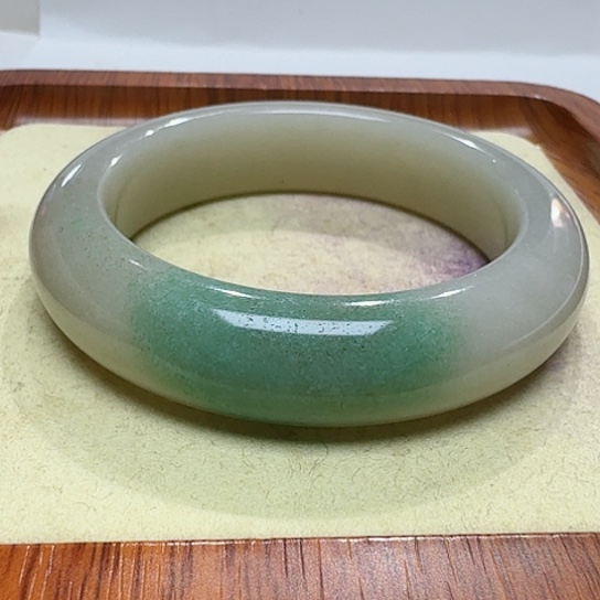 石英质玉手镯未镶嵌小****