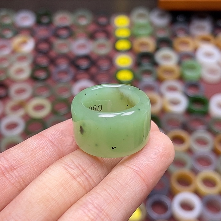 和田玉戒指未镶嵌18.4 猕猴桃