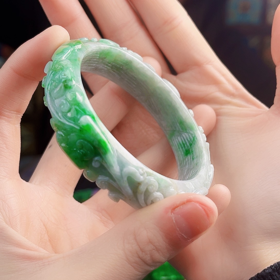 颈饰未镶嵌翡翠多样性