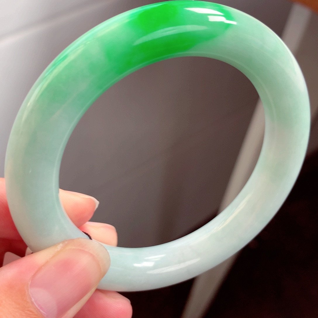 翡翠手镯未镶嵌缅甸翡翠