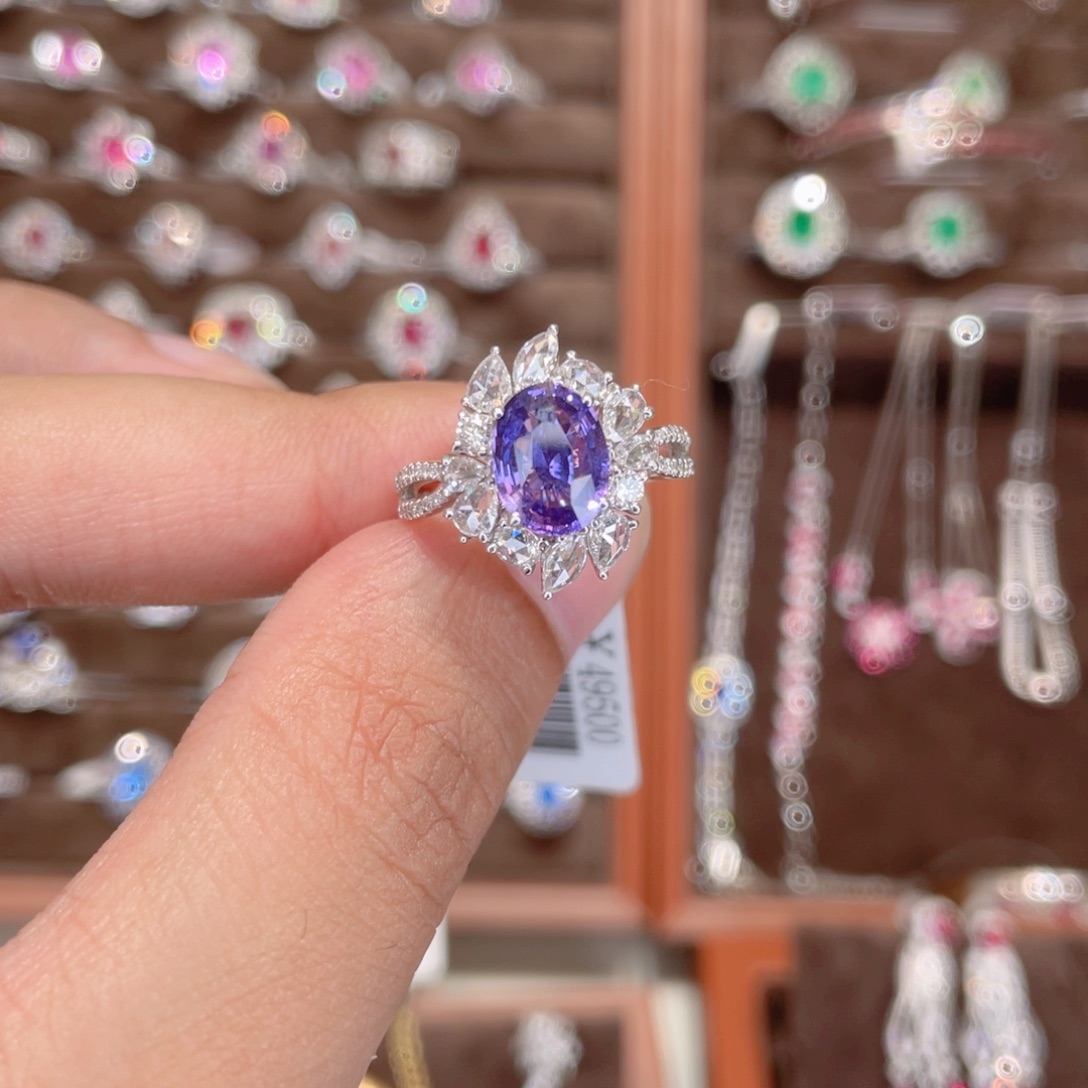 行****彩色蓝宝石戒指18K金镶嵌2.03ct 