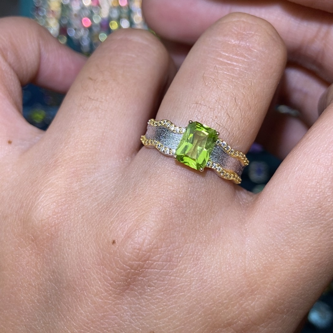 银S925镶嵌橄榄石戒指