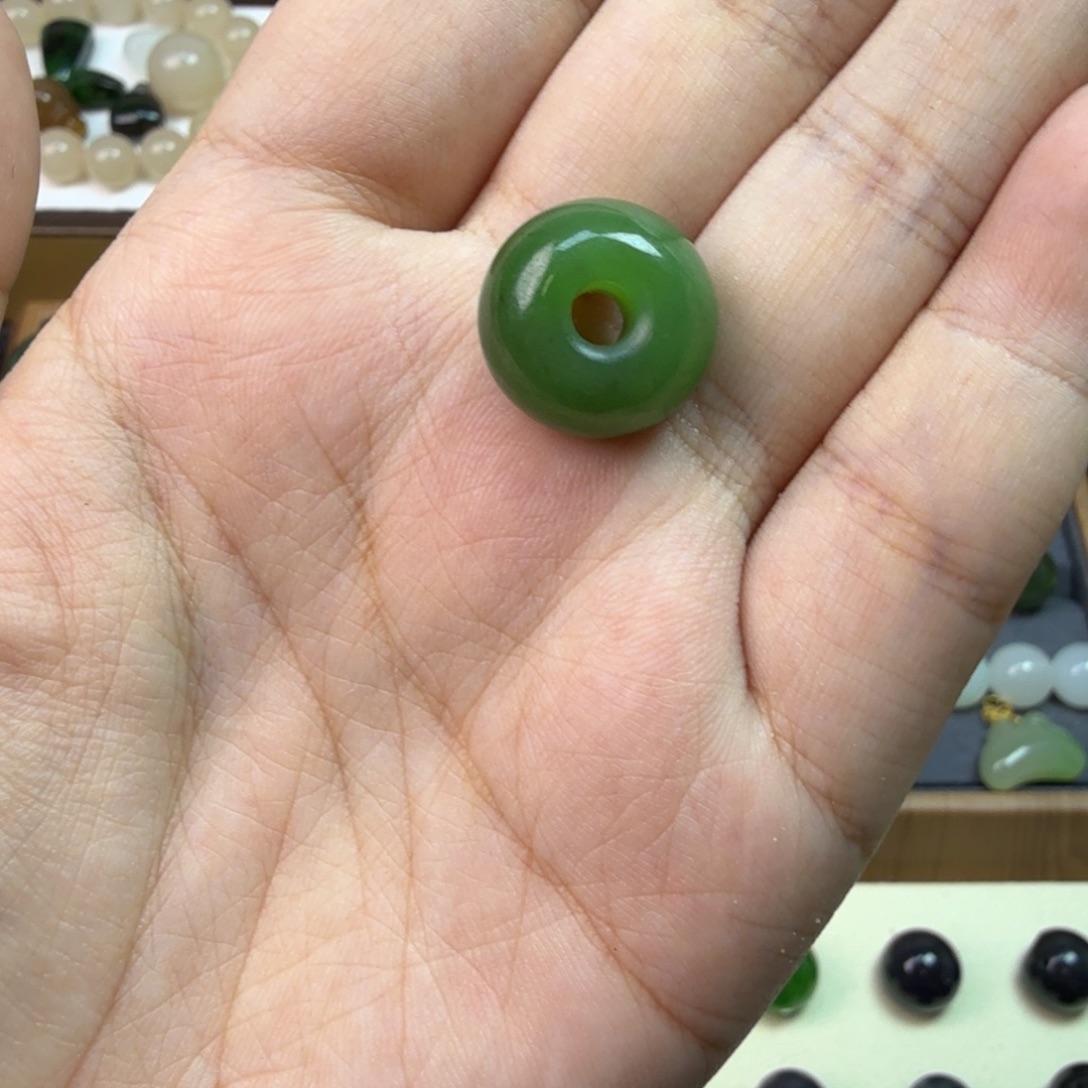 和田玉未镶嵌珠宝半成品碧玉路路通