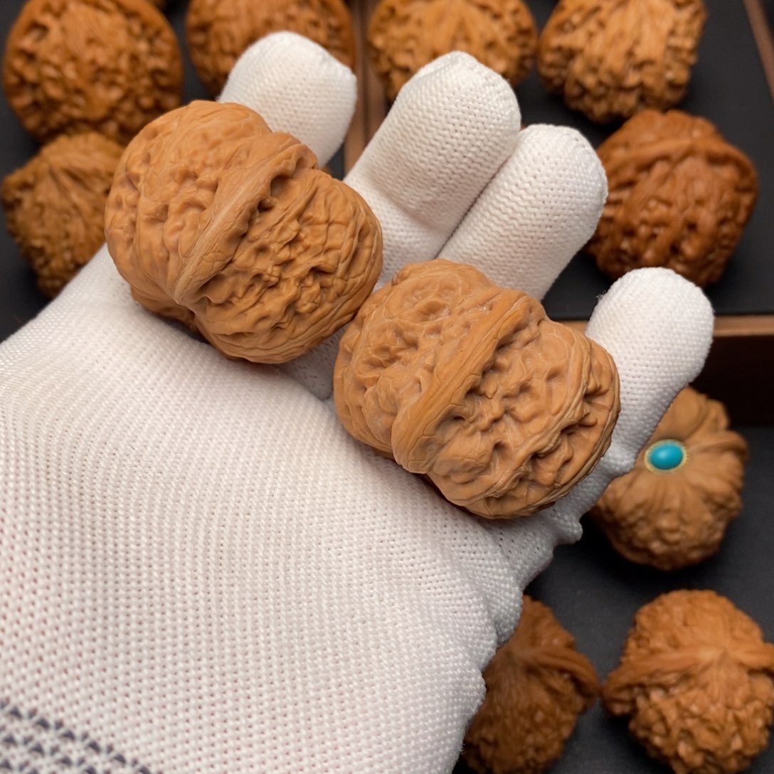 文玩核桃把件元宝