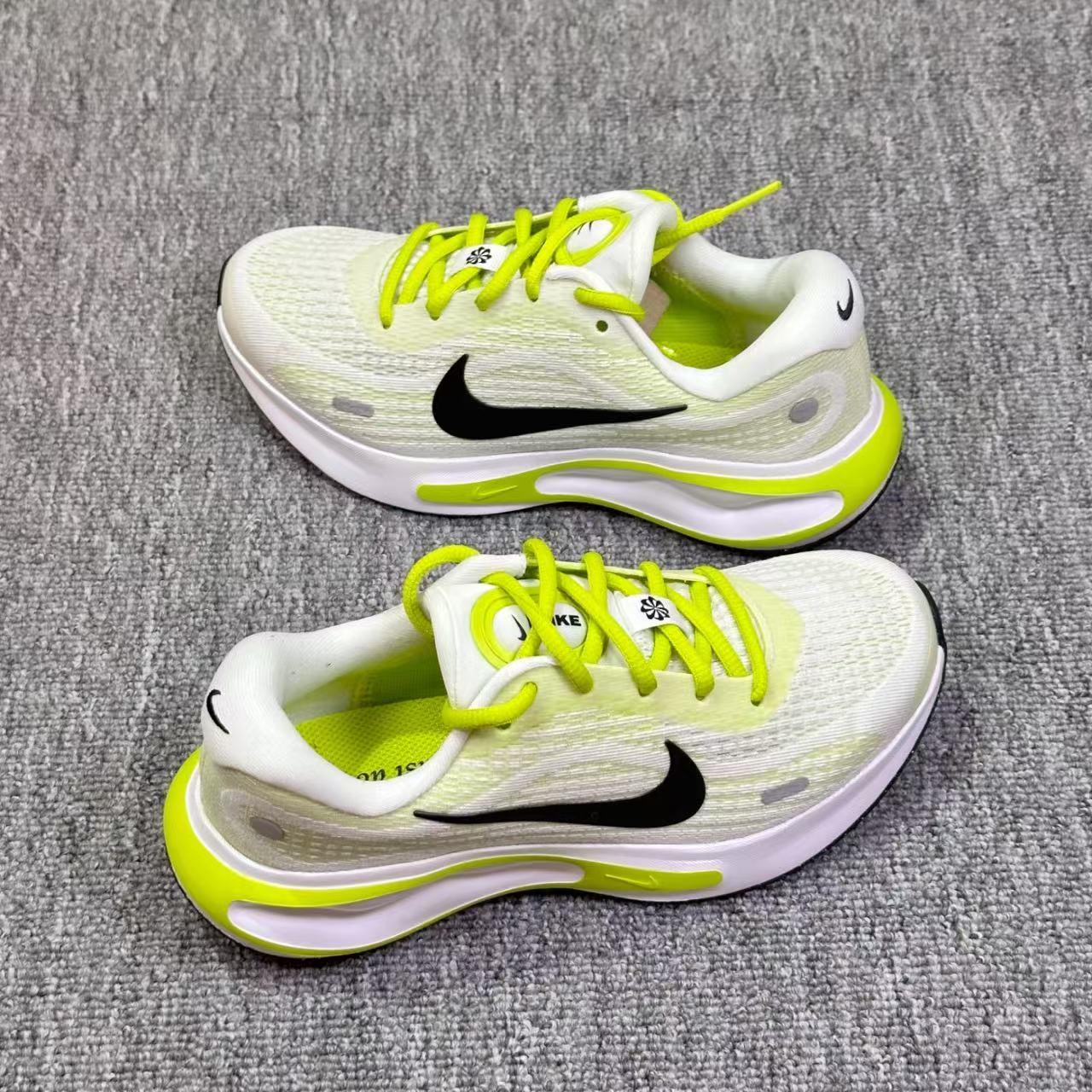 Nike/耐克  舒适百搭 休闲耐磨 低帮跑步鞋 男女同款