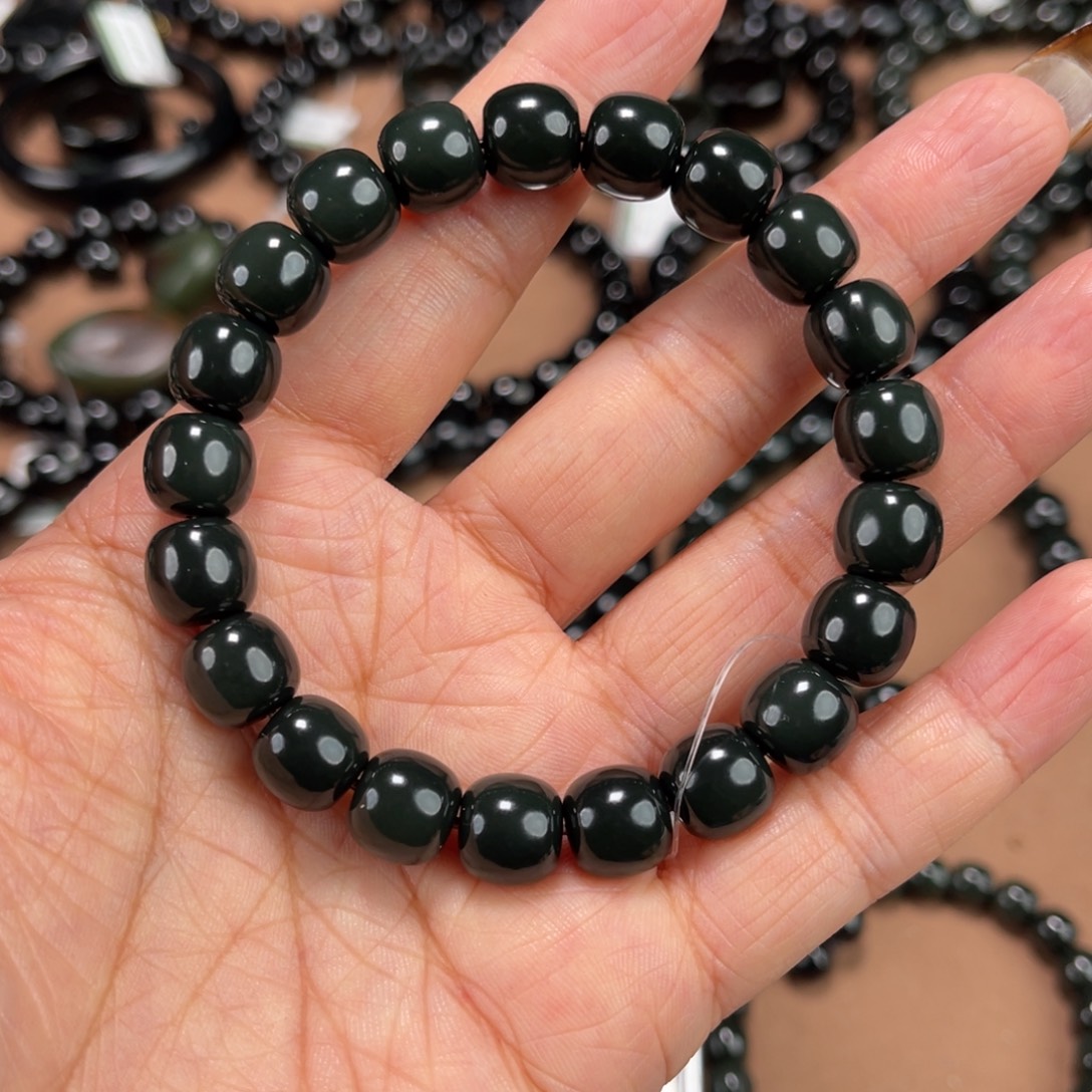 细***气和田玉未镶嵌手串10