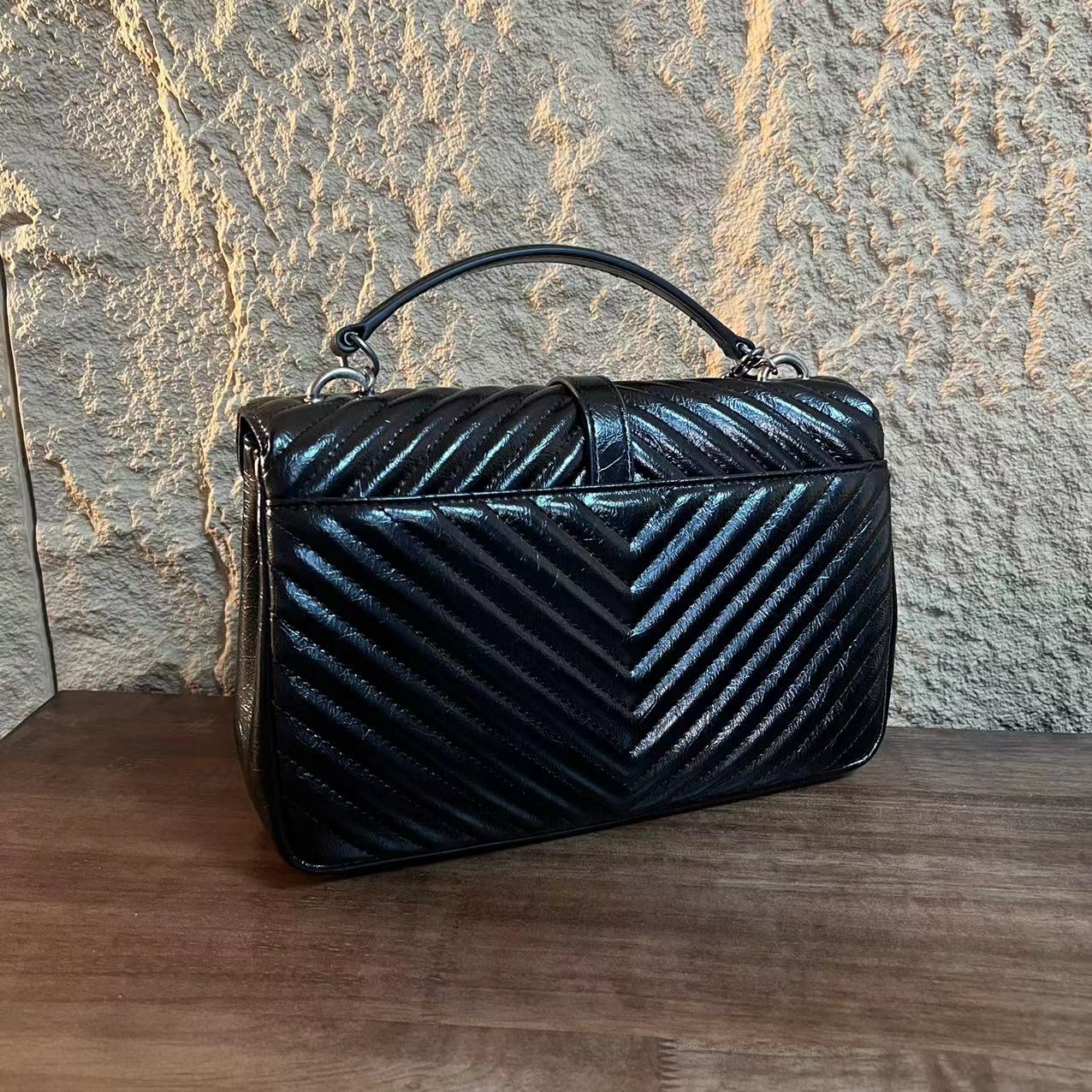 YNPO24年秋冬新款真皮重工女包 叉手提信封 黑色