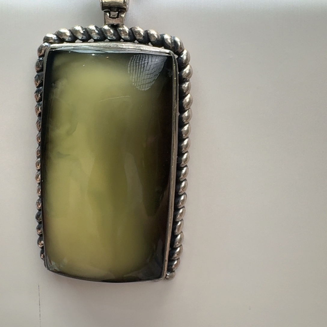 琥珀吊坠(赠链)未镶嵌