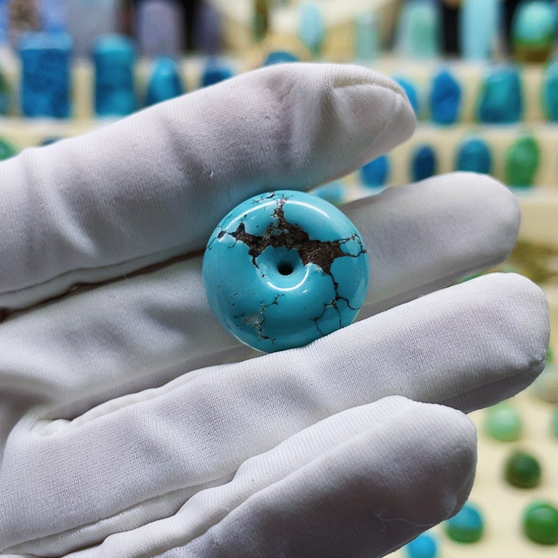 绿松石颈饰未镶嵌