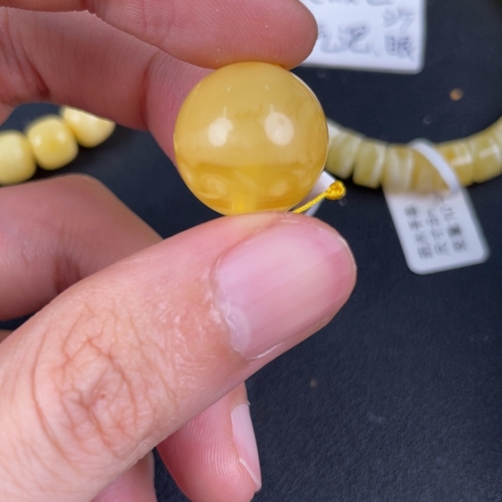 琥珀裸石未镶嵌天然180