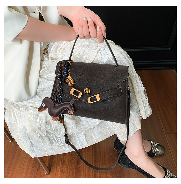 做旧耐磨斜挎包潮流小方包ins腋下锁扣纯色复古风