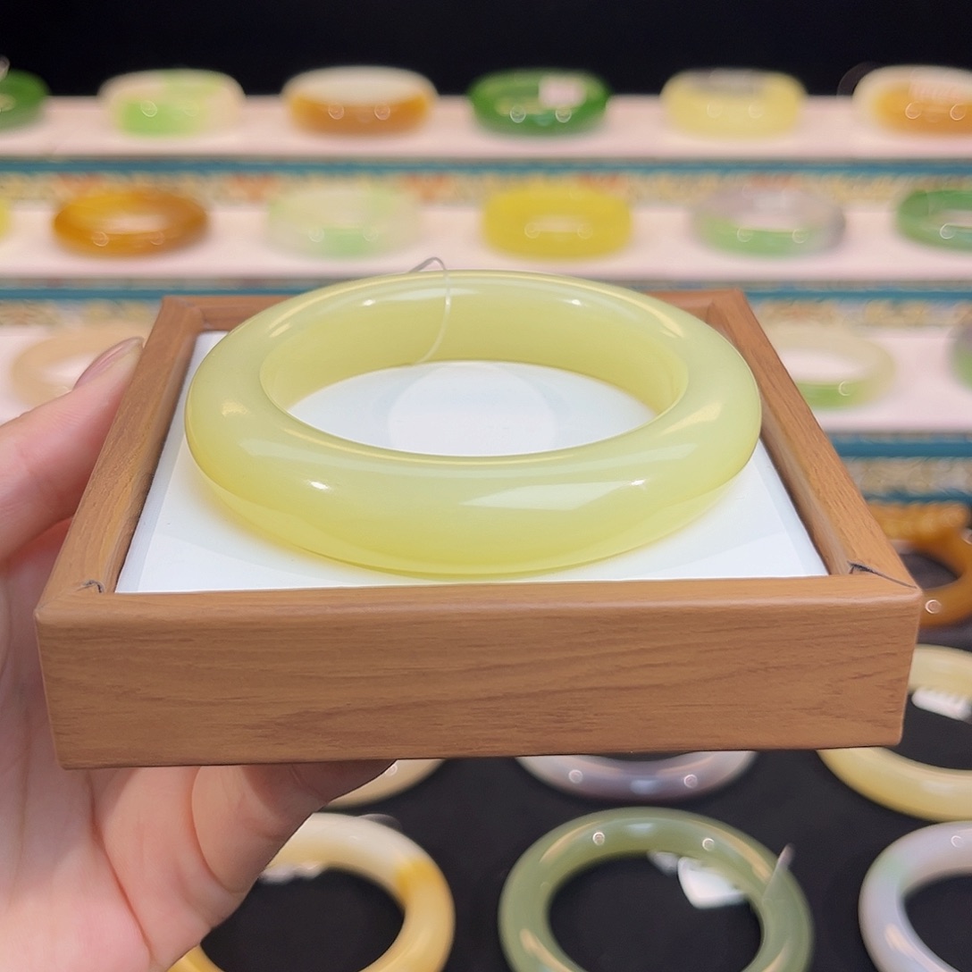 和田玉未镶嵌手镯奶黄大胖子