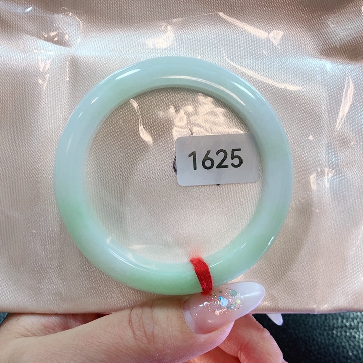 翡翠手镯未镶嵌天然翡翠手镯52