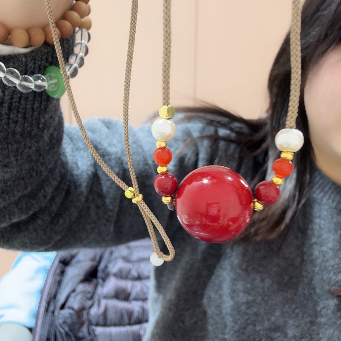 蛇纹石玉未镶嵌颈饰