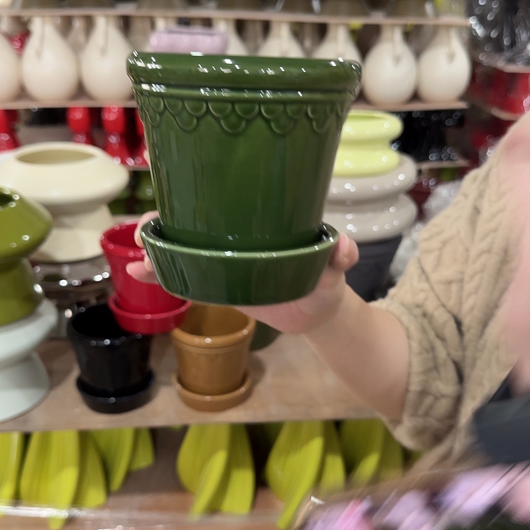 b4绿色带托花盆花盆花盆