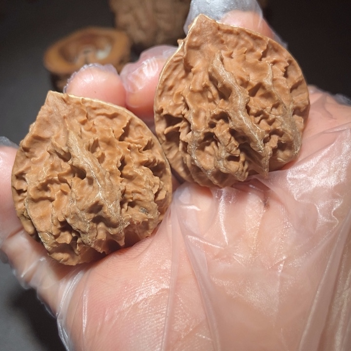 文玩核桃把件东北楸子小雪81