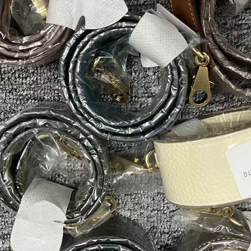 【小包快跑】有锁肩带Togo皮 单肩经典潮流时尚