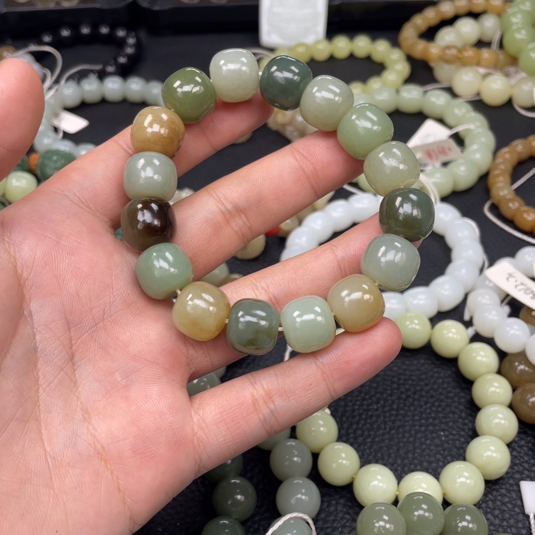 和田玉未镶嵌手链