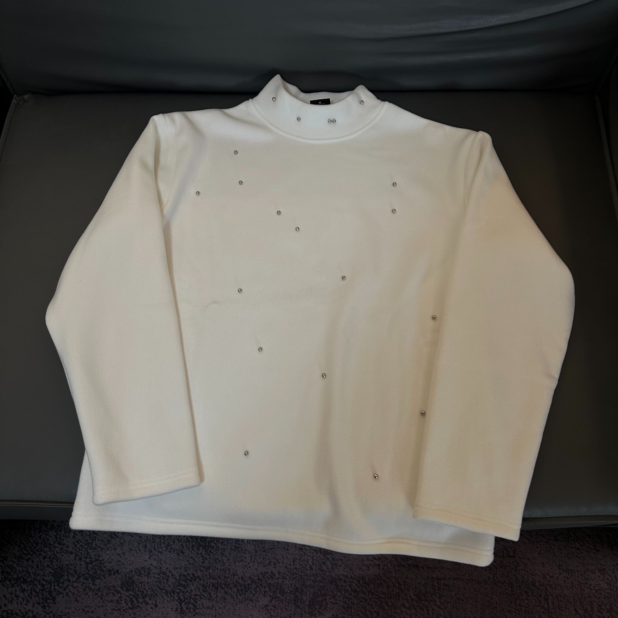 Z325【栗丽子专属】设计感金属珍珠柳丁装饰长袖T恤半高领打底衫