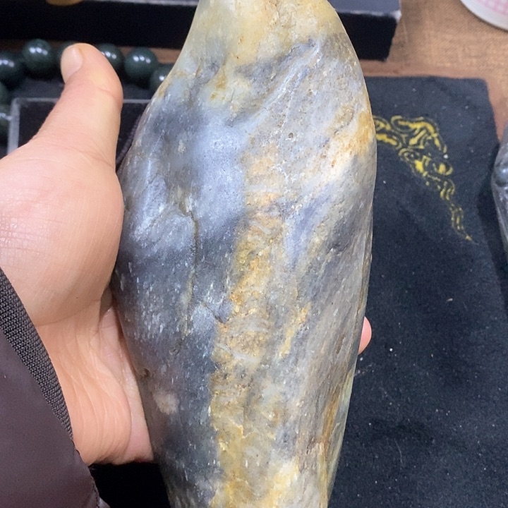 未镶嵌和田玉（糖玉）挂件崖*