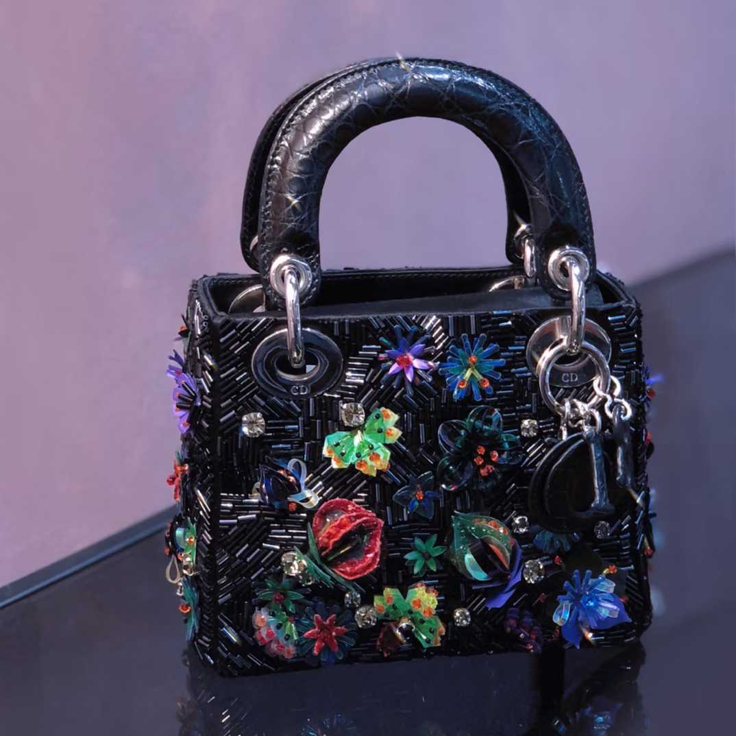 95新 DIOR/迪奥 限量级 手工坊系列钉珠刺绣戴妃单肩包