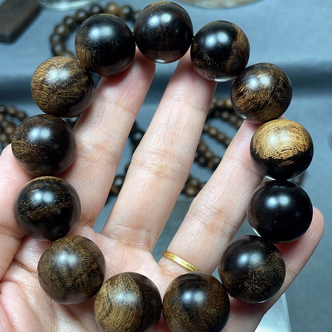 沉香手串白棋瘤疤1.8