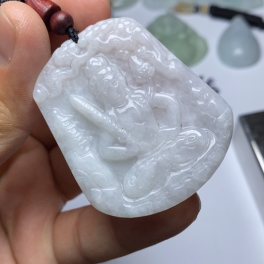 翡翠未镶嵌颈饰翡翠