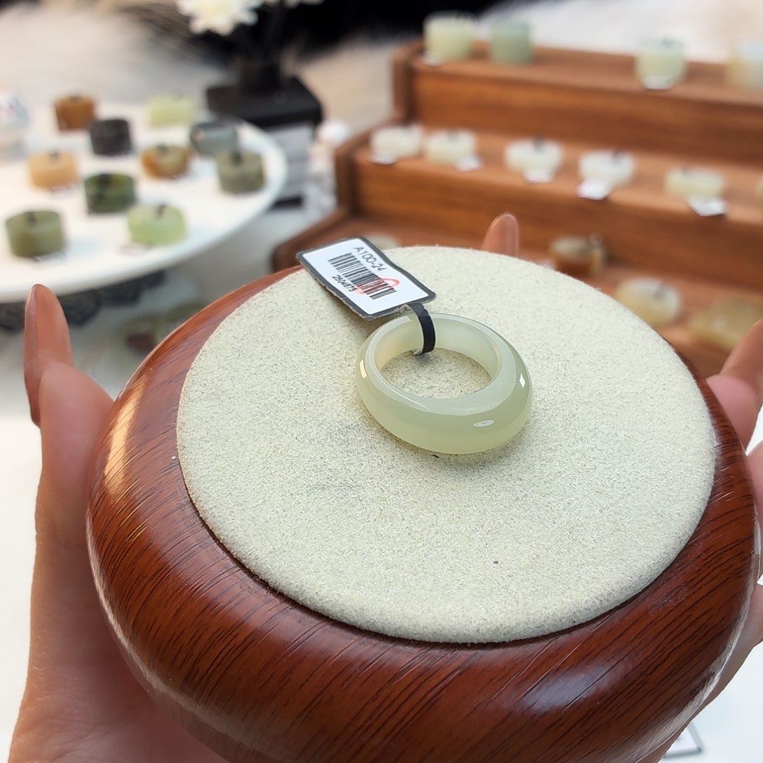 和田玉未镶嵌戒指晴水馒头17.17j653