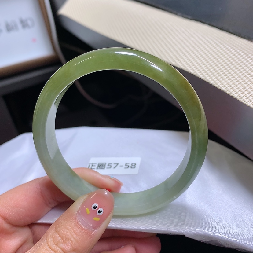 2042号 缅甸天然A货手镯57/58圈口半山水黄翡正圈手镯