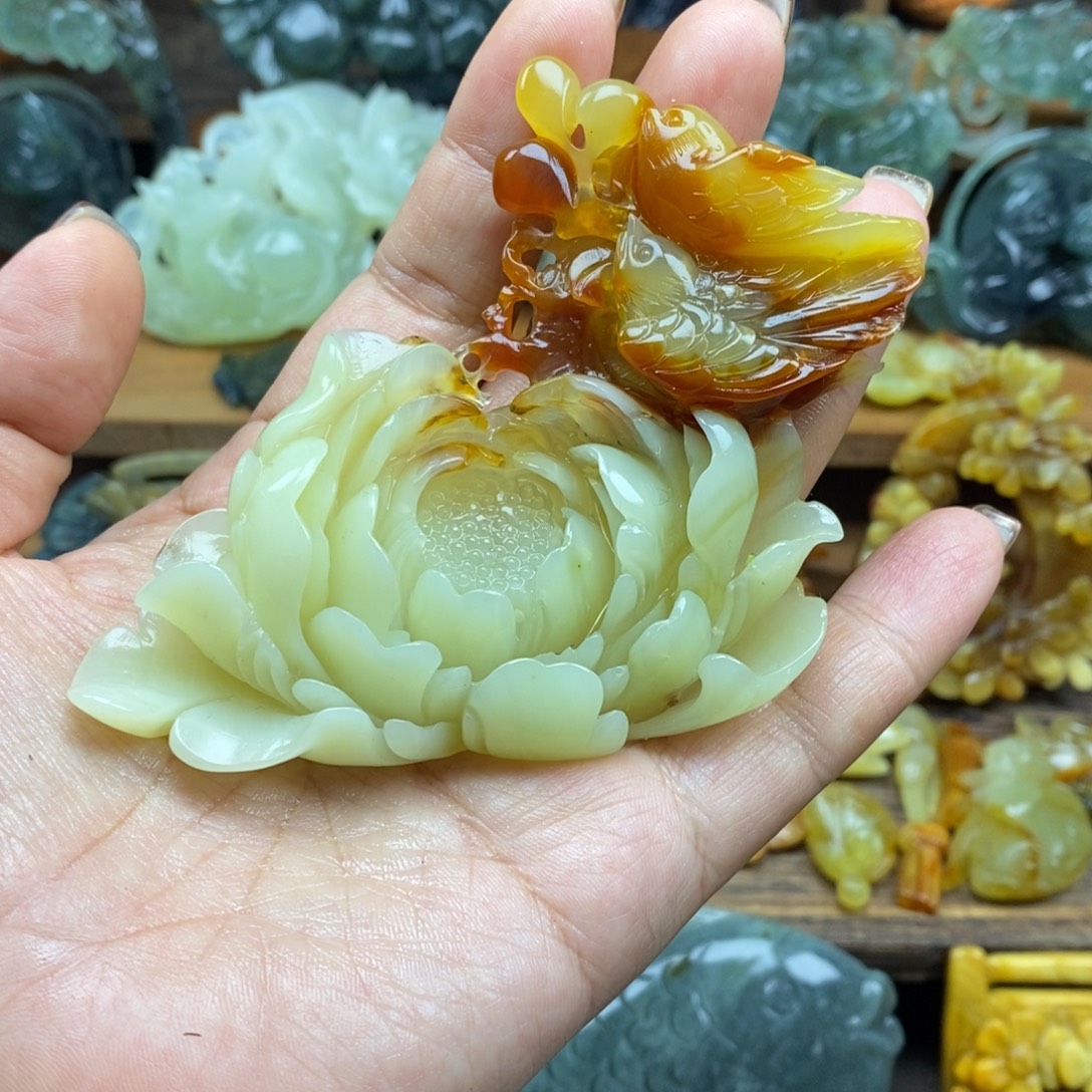 蛇纹石玉未镶嵌吊坠(赠链)