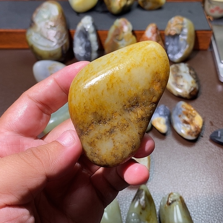 千***行颈饰未镶嵌和田玉