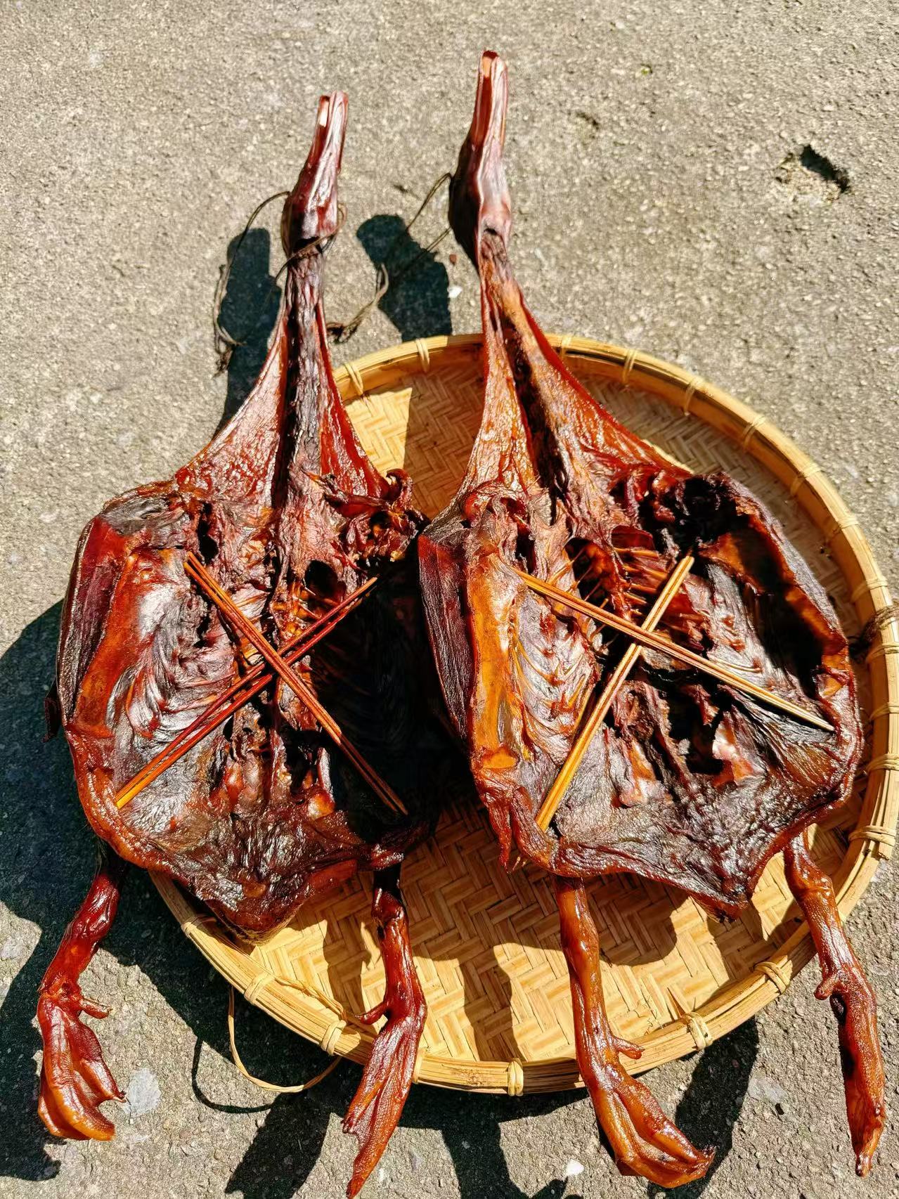 苗寨飞龙湖南邵阳城步烟熏腊鸭板鸭农家风味柴火手工传统优选工制