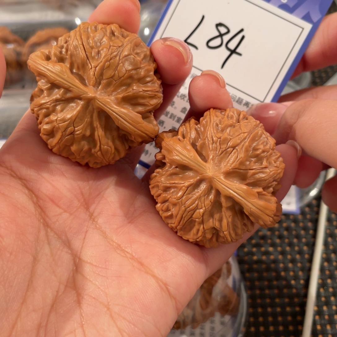 文玩核桃把件L84 宫灯 45