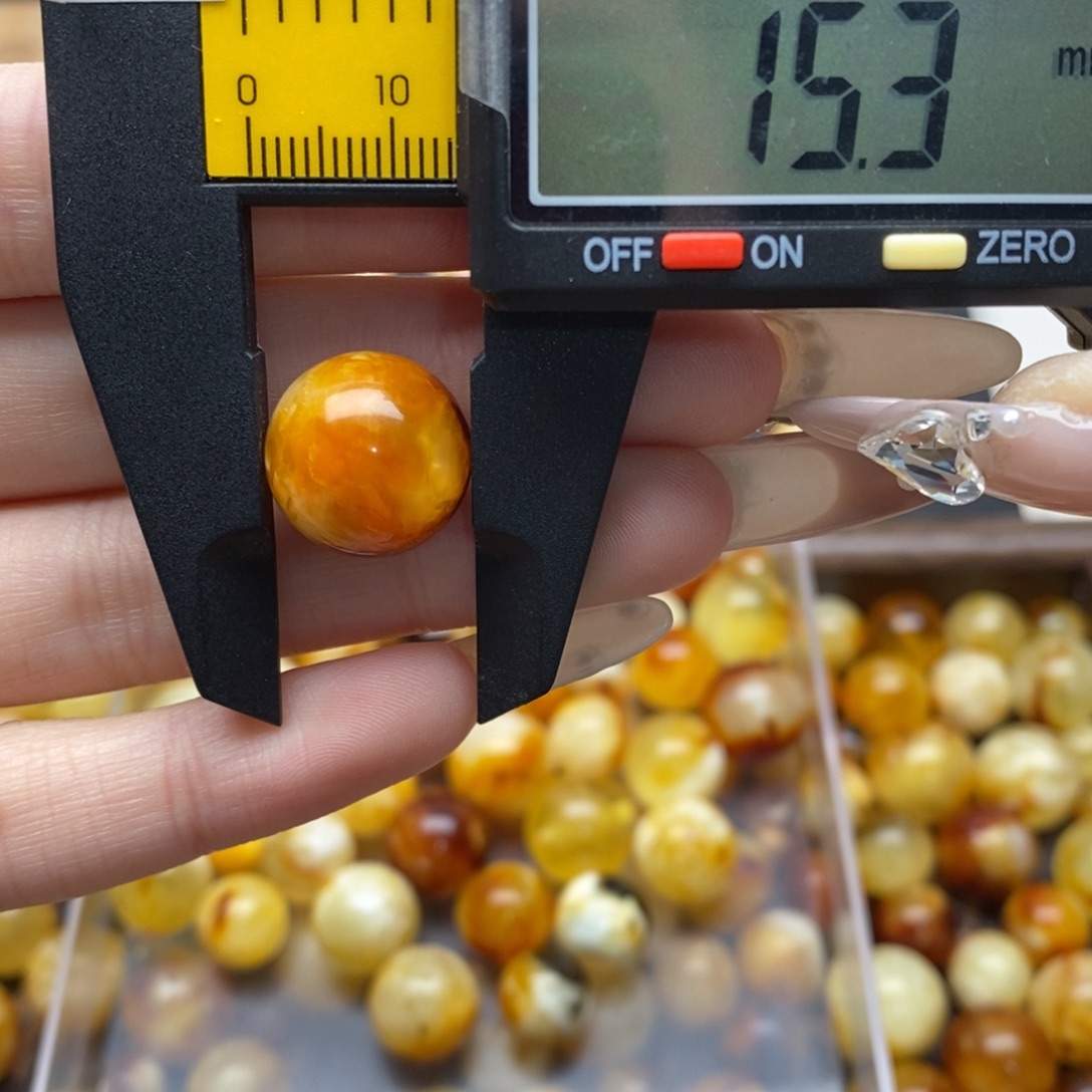 蜜蜡未镶嵌裸石1235