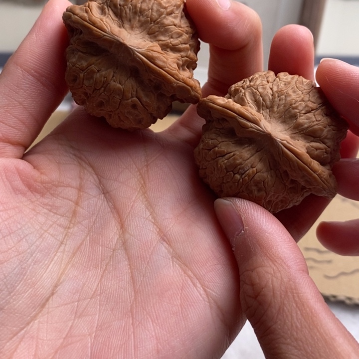 文玩核桃吊坠不****色血麒麟