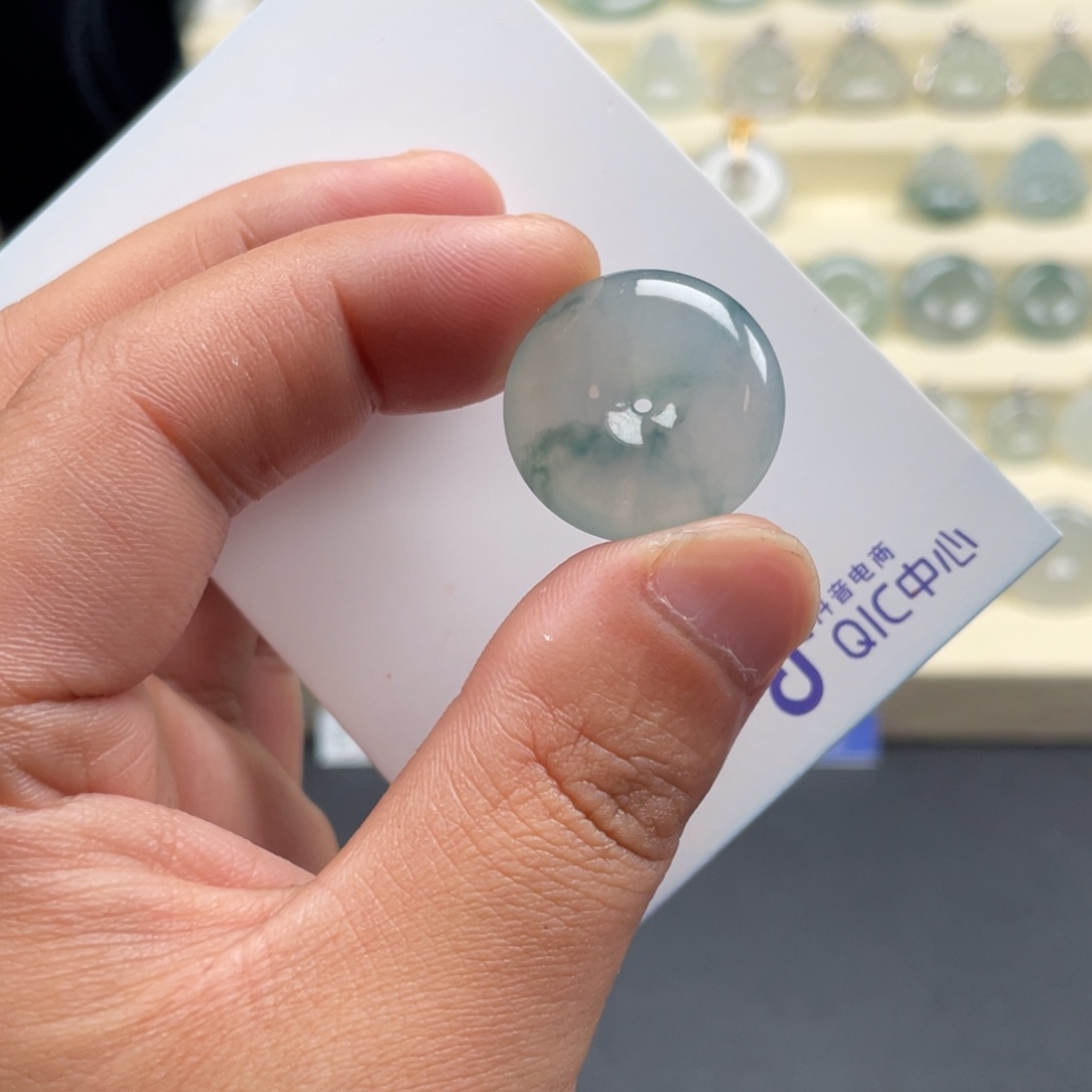 翡翠未镶嵌颈饰56778864556778